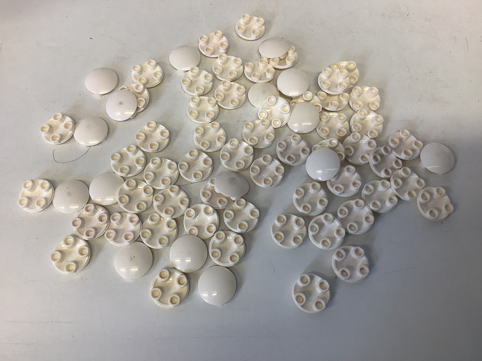 Lego plaat 2x2 rond met afgeronde bodem wit, Ophalen of Verzenden, Gebruikt, Losse stenen, Lego