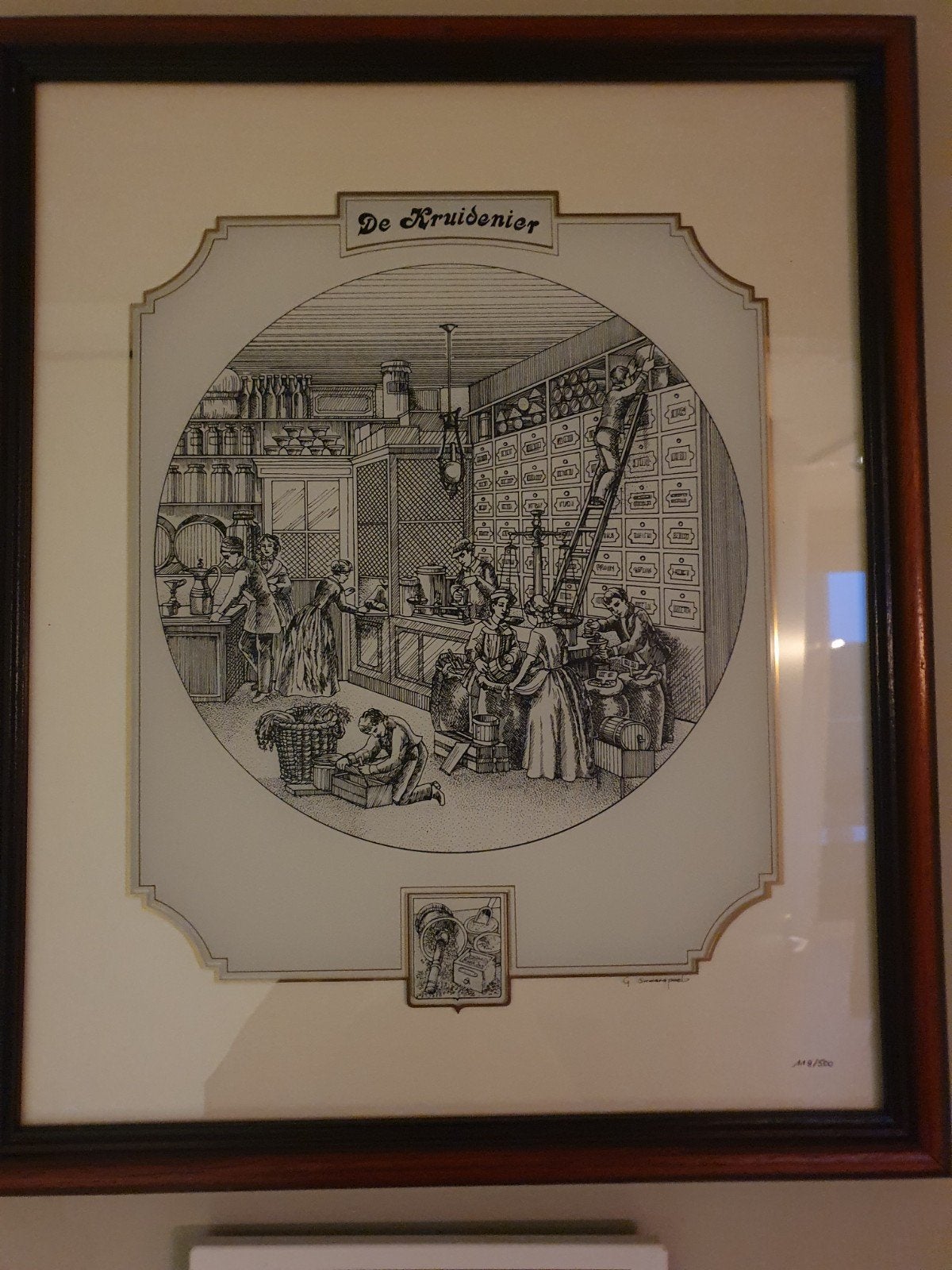 Wandversiering "De Kruidenier" 48x38 cm met vergulde rand, Huis en Inrichting, Ophalen of Verzenden, Zo goed als nieuw