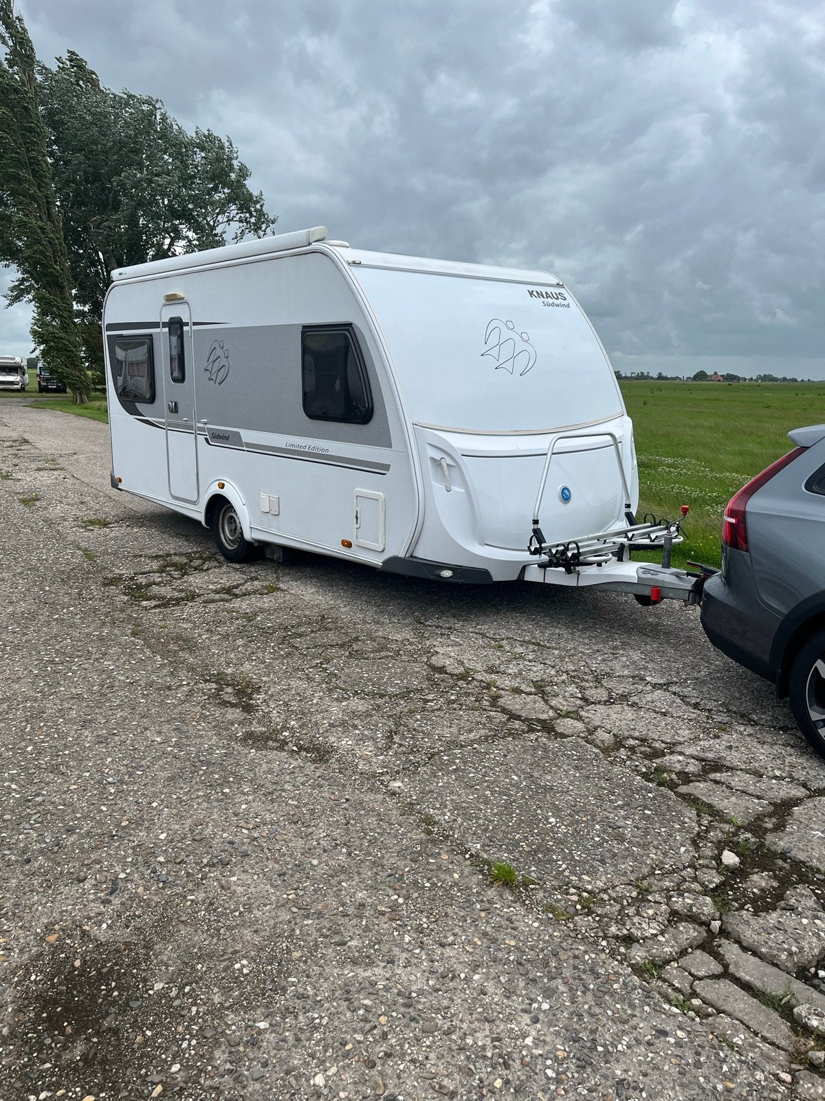 Knaus Sudwind 450 FU Limited Edition, Rondzit, Frans bed, Particulier, 5 tot 6 meter