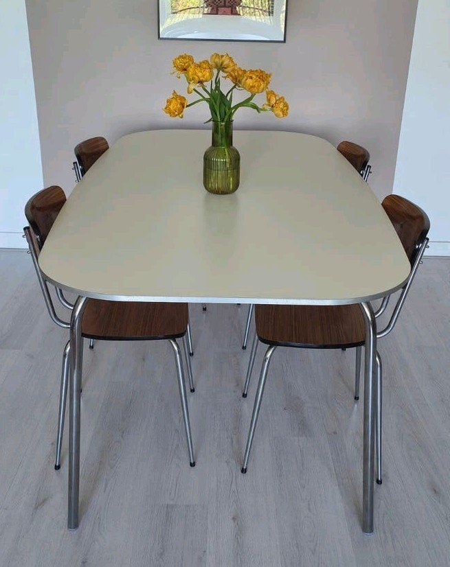 Vintage wit/chromen IKEA tafel exclusief stoelen, Huis en Inrichting, Tafels | Eettafels, Ophalen, Overige materialen, 50 tot 100 cm