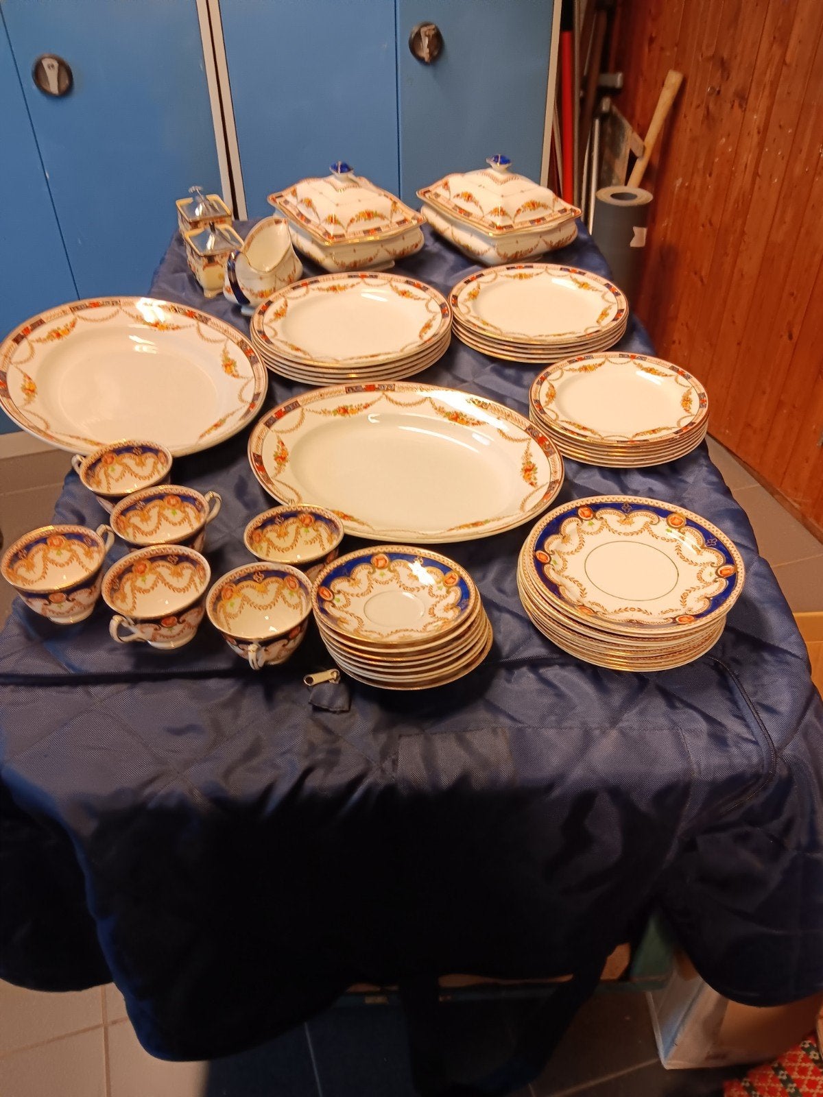 Engels servies., Ophalen