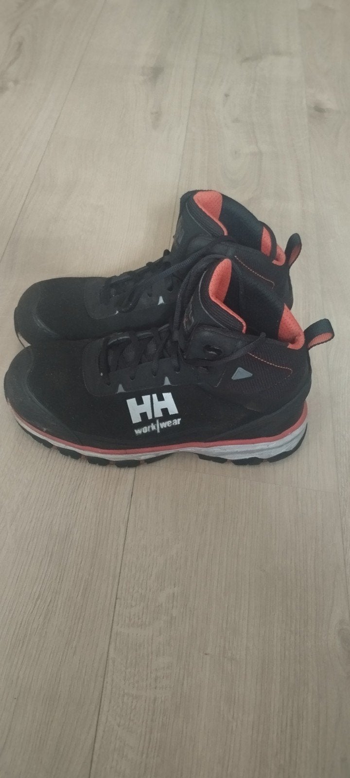 Helly Hansen schoenen maat 40, Helly Hansen, Zwart, Ophalen of Verzenden, Werkschoenen