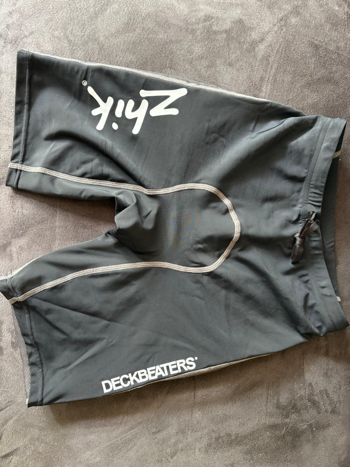 Zhik Deckbeater Short - Maat S - Nieuw met kaartjes, Watersport en Boten, Ophalen of Verzenden, Nieuw, Dame of Heer, Overige typen