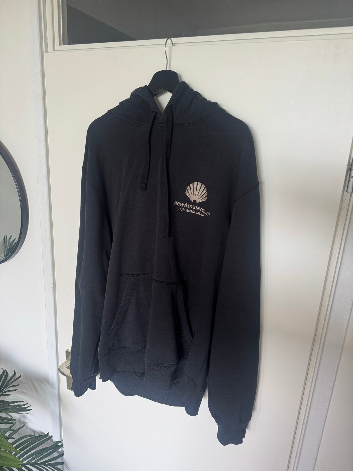 New Amsterdam Surf Association hoodie - Maat L, Ophalen of Verzenden, Maat 52/54 (L), Zwart