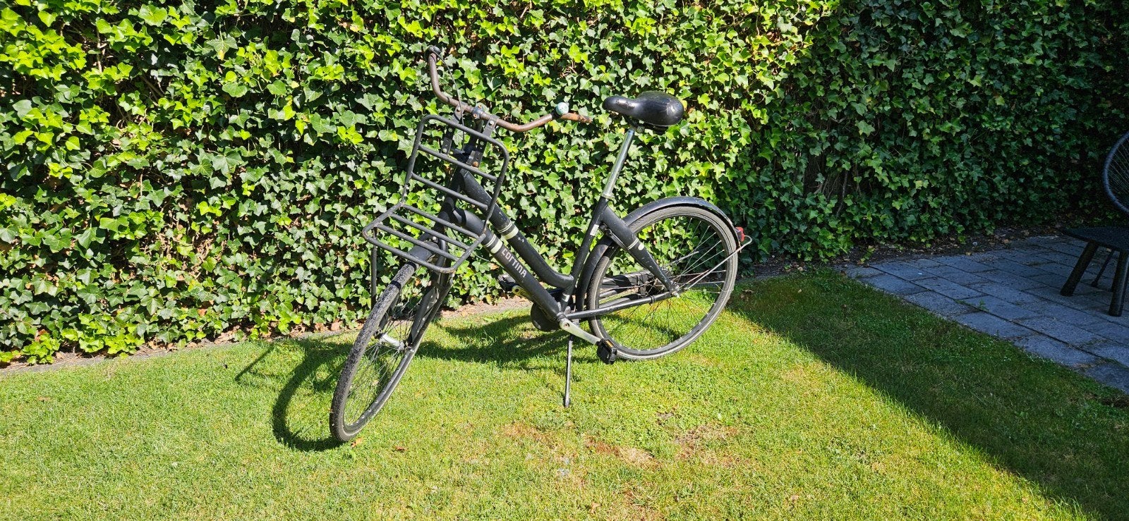 Zwarte transportfiets met voordrager, Terugtraprem, Gebruikt, Versnellingen, 50 tot 53 cm