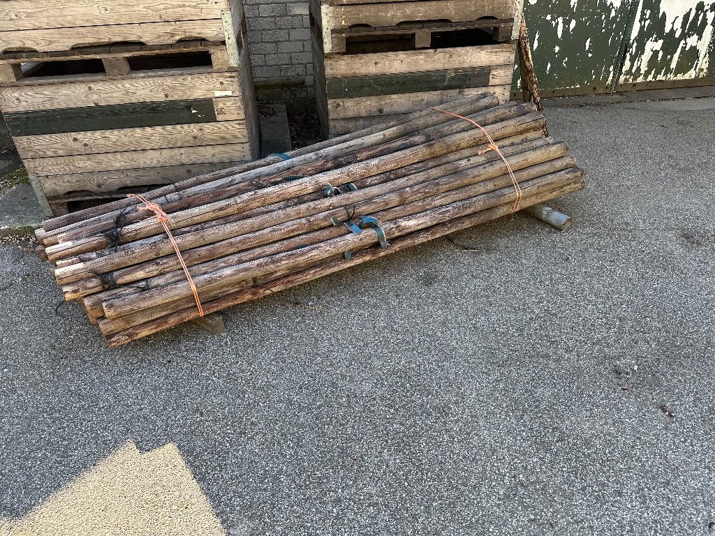 Gecreosoteerde boompalen, Ophalen, Gebruikt, Palen, Hardhout