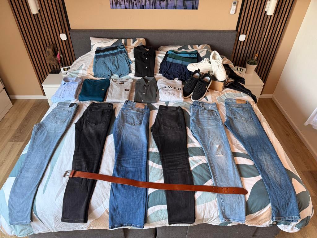 Als nieuw heren kledingpakket sneakers L/ 43/32 new balance, Kleding | Heren, Ophalen of Verzenden, Zo goed als nieuw, Maat 48/50 (M)