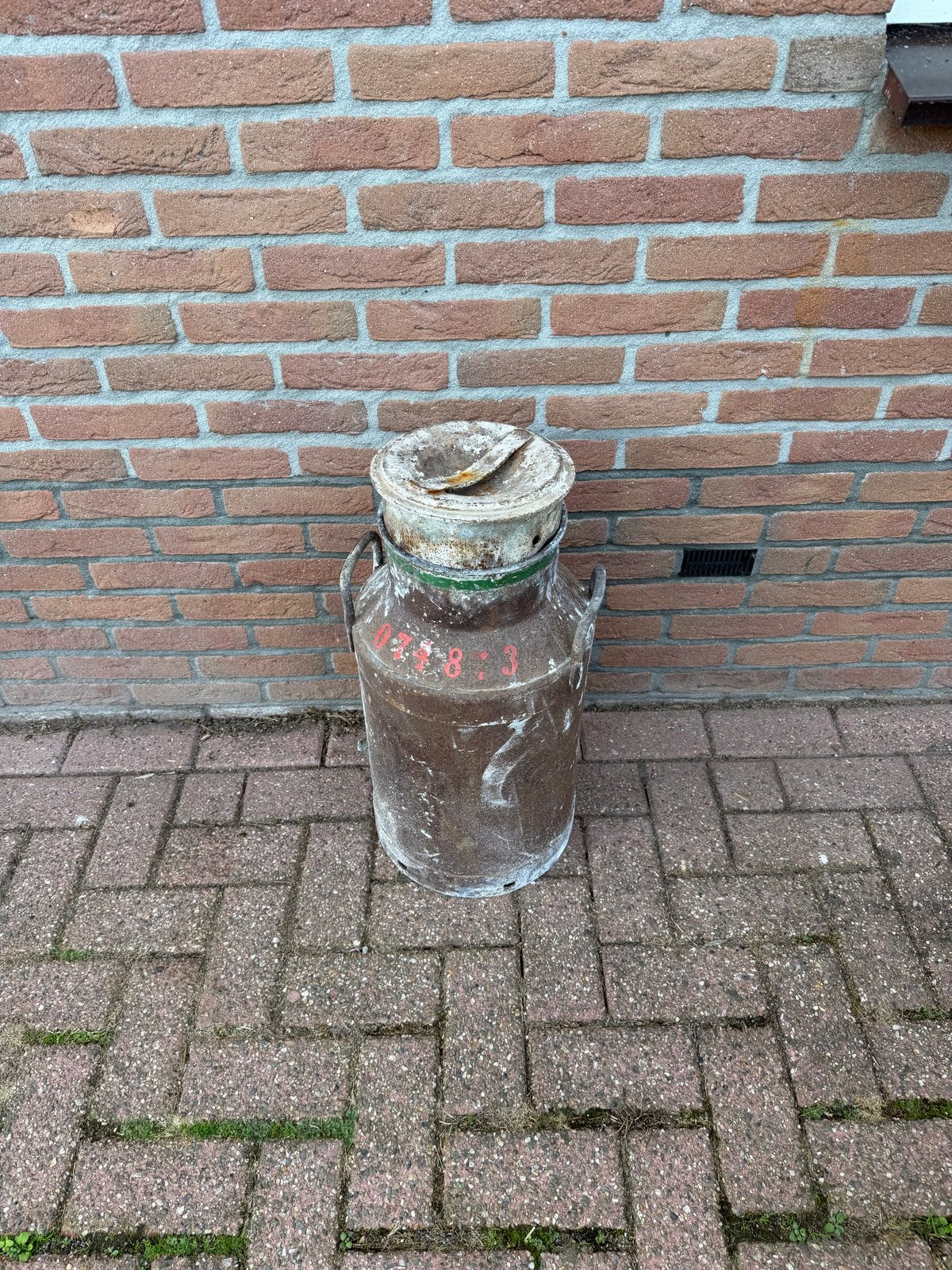 Melkbus voor Carbid Schieten, Ophalen
