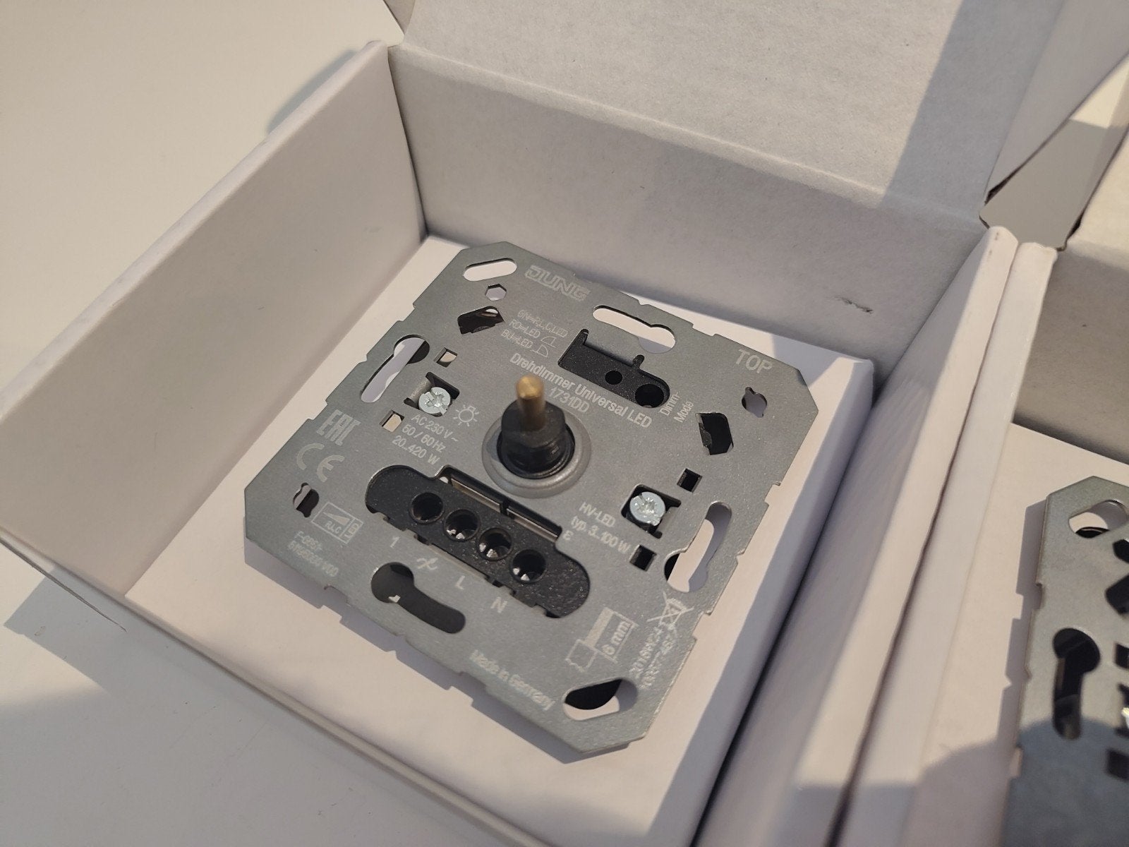 JUNG Draaidimmer Universeel LED - 1731DD, Doe-het-zelf en Verbouw, Elektra en Kabels, Ophalen of Verzenden, Zo goed als nieuw