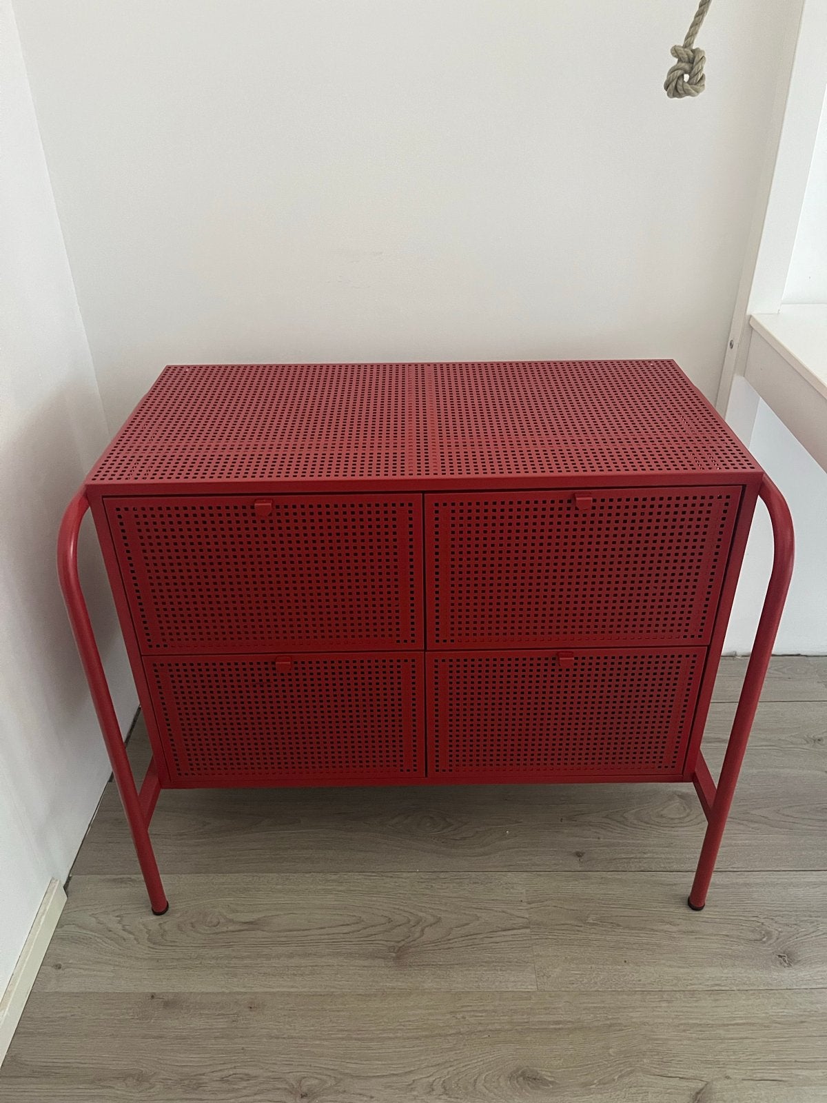 Ikea Nikkeby ladekast - Rood, 4 laden, Ophalen, 50 tot 100 cm, Zo goed als nieuw, 3 of 4 laden