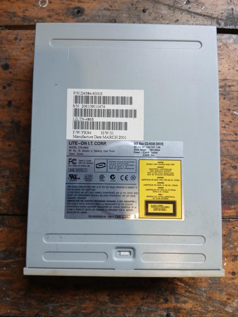 LITE-ON I.T. CORP. 48X Max CD-ROM Drive (Maart 2001), Intern, LITE-ON I.T. CORP., Gebruikt, Info@liteon.com