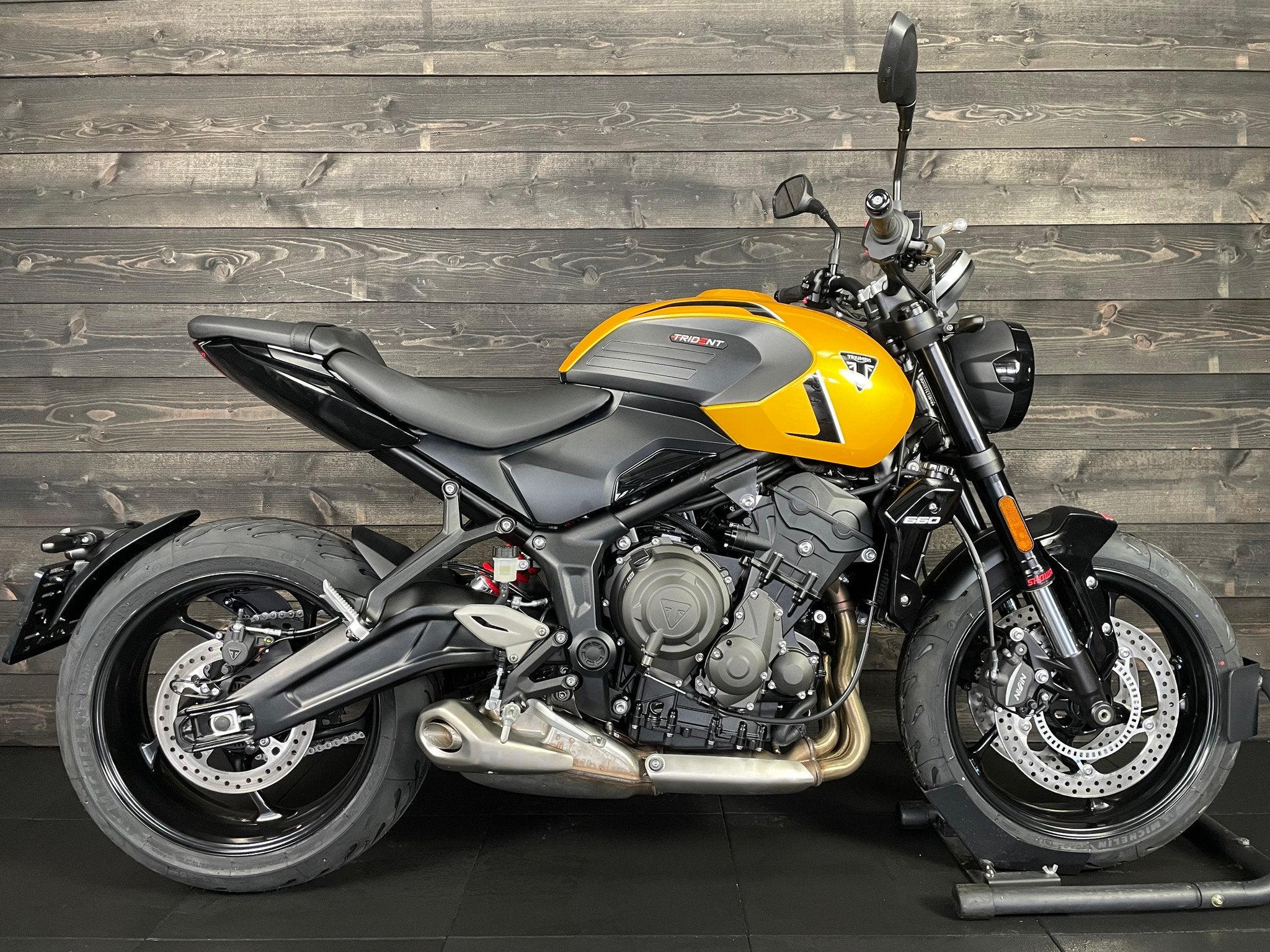 Triumph TRIDENT 660 COSMIS YELLOW (bj 2026), Meer dan 35 kW, Toermotor, 660 cc, Bedrijf