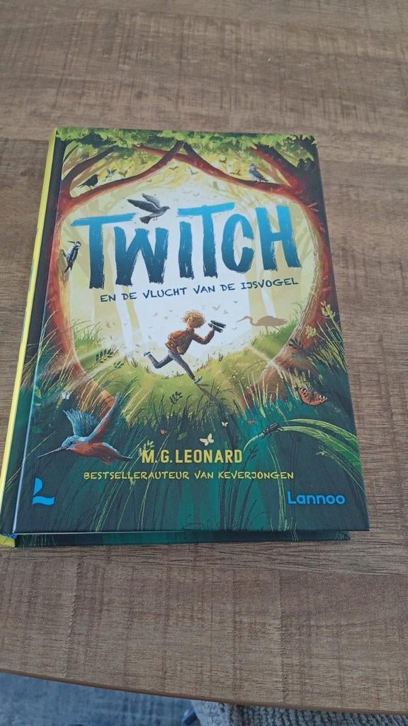 Twitch en de vlucht van de ijsvogel - M.G. Leonard, Boeken, Ophalen of Verzenden, Zo goed als nieuw, M.G. Leonard, Fictie algemeen