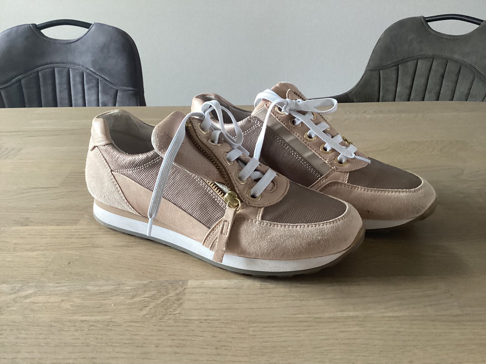 Dames schoenen, Ophalen of Verzenden, Zo goed als nieuw, Geel, Sneakers of Gympen