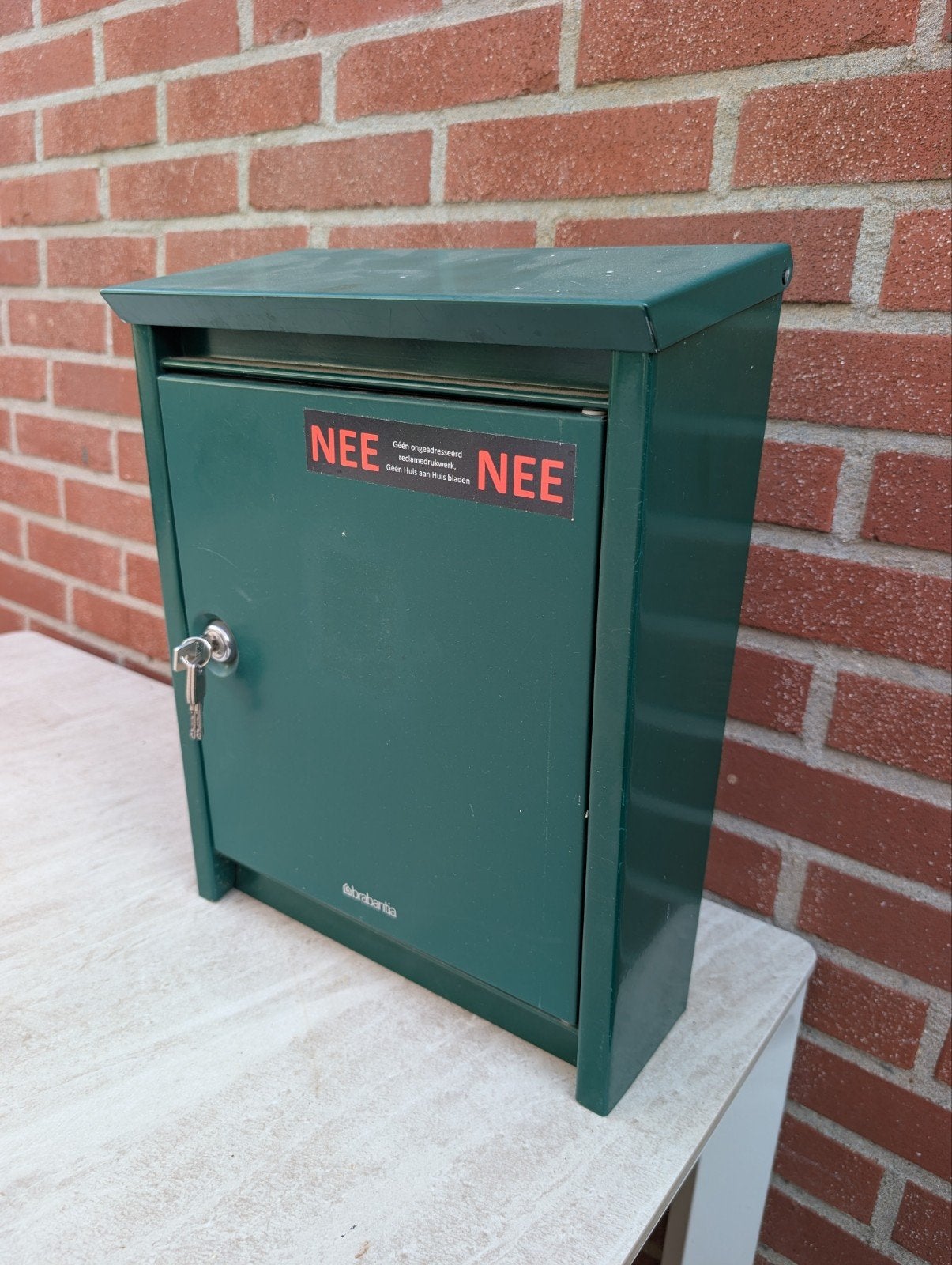 Brabantia metalen brievenbus in donkergroene kleur., Ophalen
