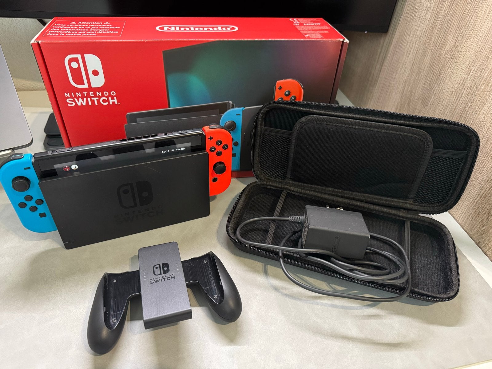Nintendo Switch met 6 games en 128GB SD, Spelcomputers en Games, Met 2 controllers, Ophalen, Switch 2019 Upgrade, Gebruikt