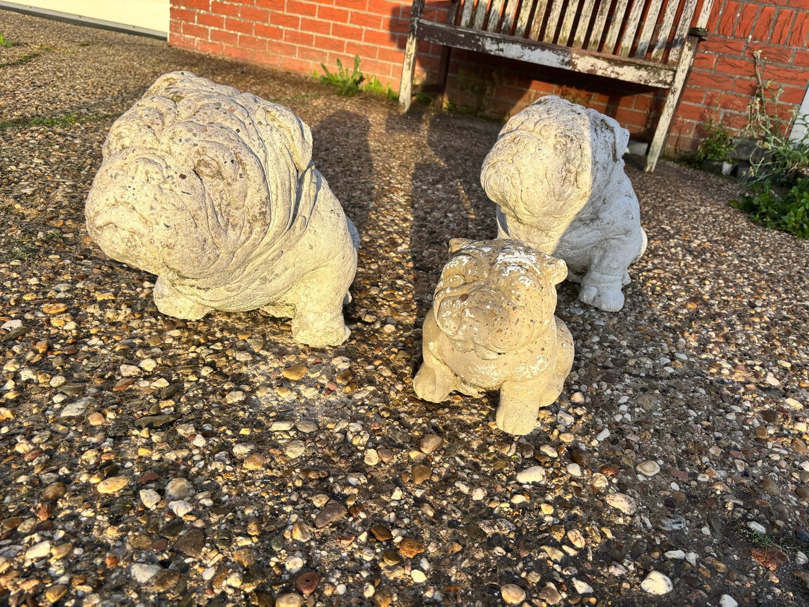 Set van 3 stenen bulldog tuinbeelden, Tuin en Terras, Ophalen, Gebruikt, Dierenbeeld