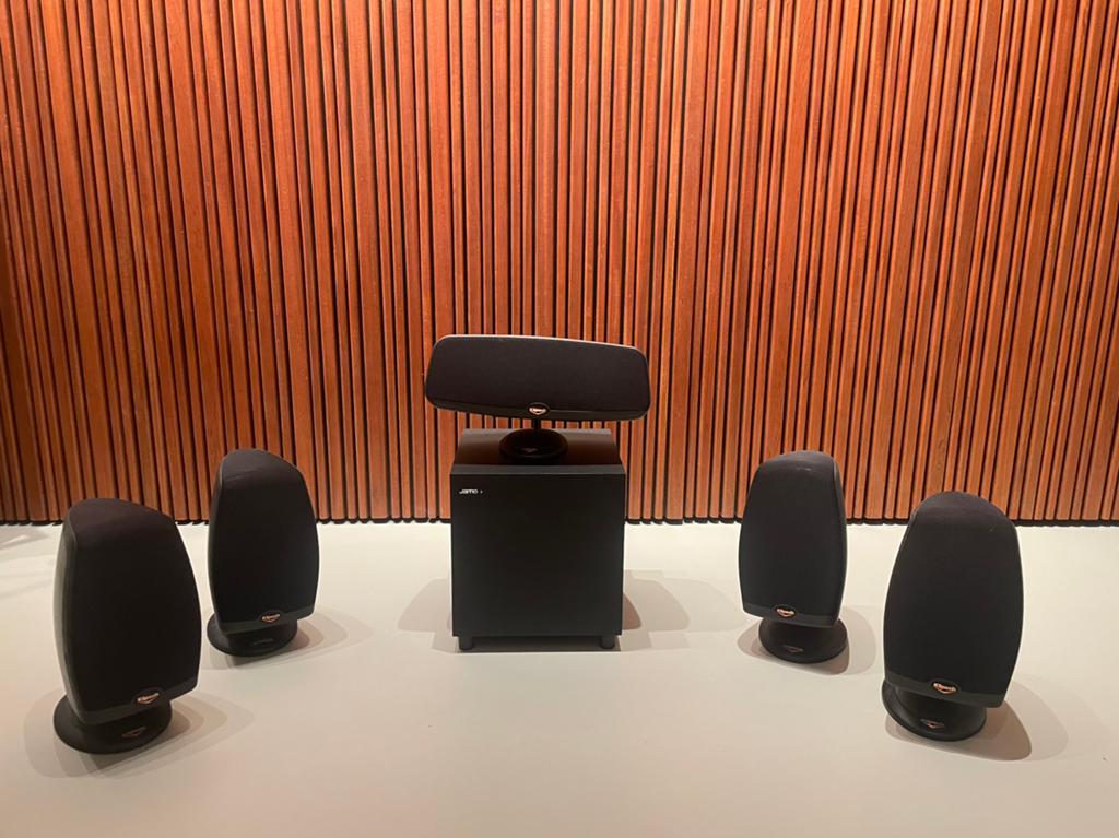 Klipsch 4 RSX-3 Sats & 1 RCX-3 speakers en Jamo subwoofer, 70 watt of meer, Zo goed als nieuw, 5.1-systeem, Overige spelers