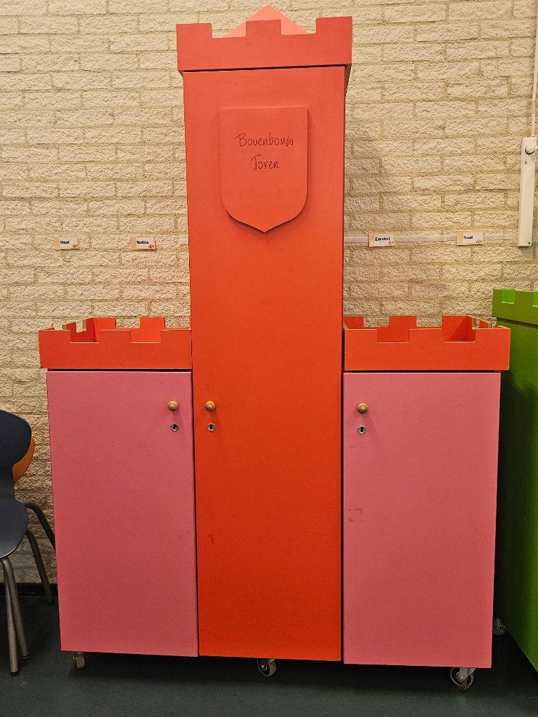 verrijdbare kast / kinderkamerkast / atelierkast/creakast, Ophalen, Gebruikt, 50 tot 100 cm, 150 tot 200 cm