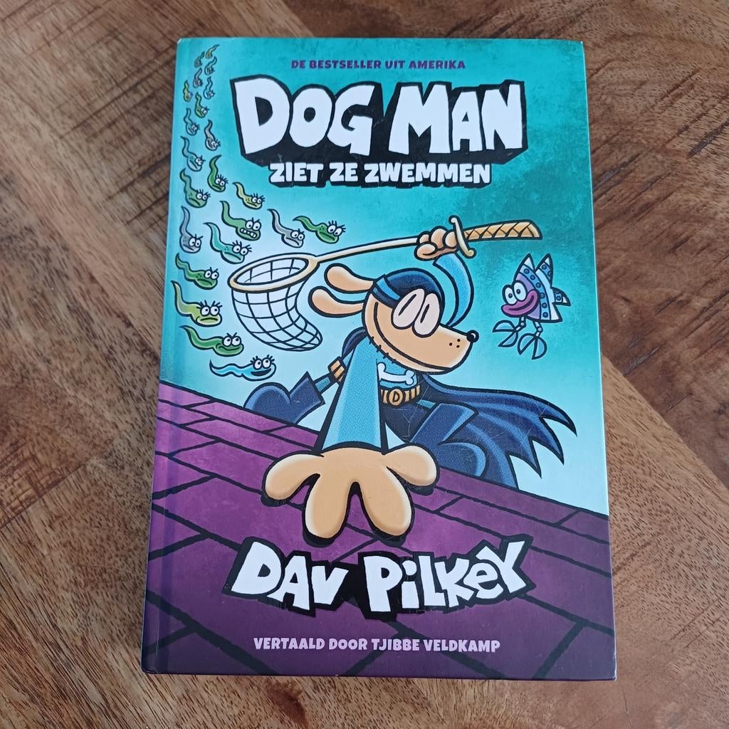 Dog Man: Ziet Ze Zwemmen - Dav Pilkey, Ophalen of Verzenden, Zo goed als nieuw, Dav Pilkey, Fictie algemeen