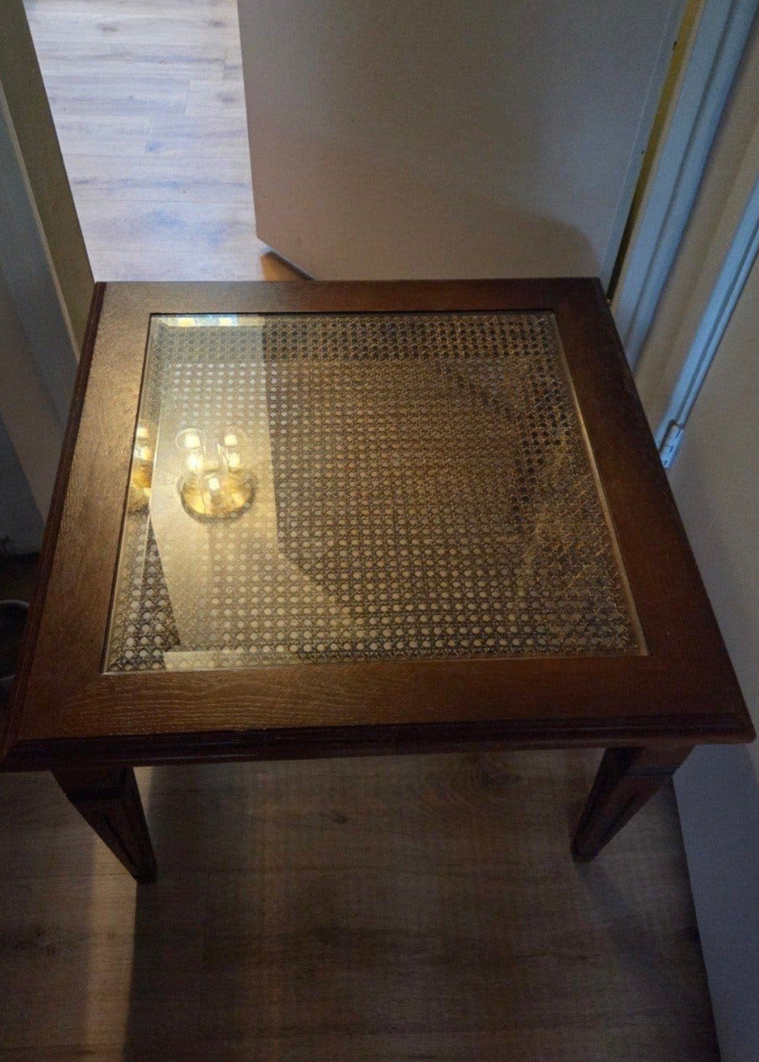 Vierkante bijzettafel met glas en rotan, 66x66cm, 45 tot 60 cm, Klassiek, Rotan, Glas, Gebruikt, Vierkant