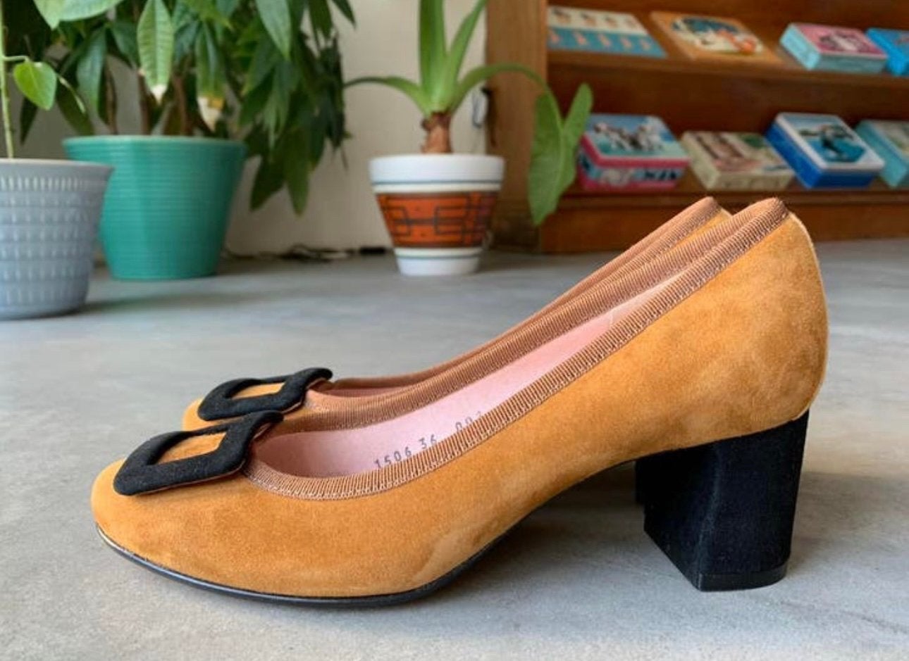 Betsy Palmer pumps 36 nieuw okergeel leer suede, Betsy Palmer, Geel, Nieuw, Ophalen of Verzenden