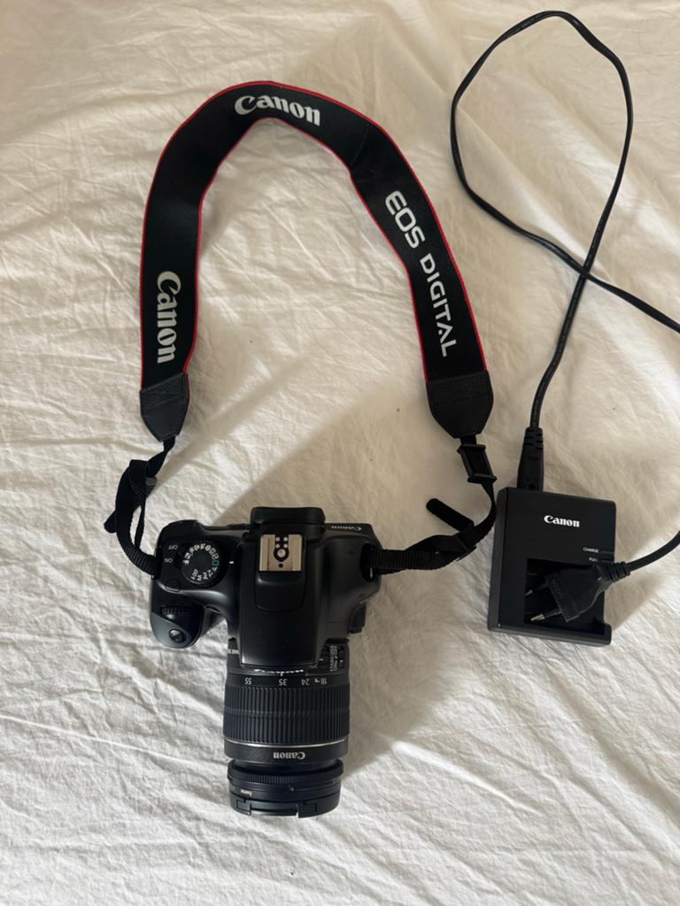 Canon EOS 1100D spiegelreflexcamera met 18-55mm lens, Ophalen, Spiegelreflex, Canon, Zo goed als nieuw