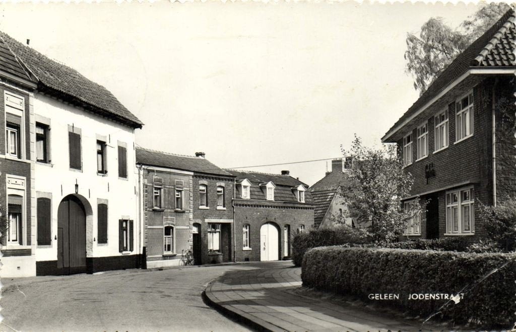 Geleen - Jodenstraat - B-keus - 1966 gelopen, Verzamelen, Ansichtkaarten | Nederland, Ophalen of Verzenden, 1960 tot 1980, Gelopen