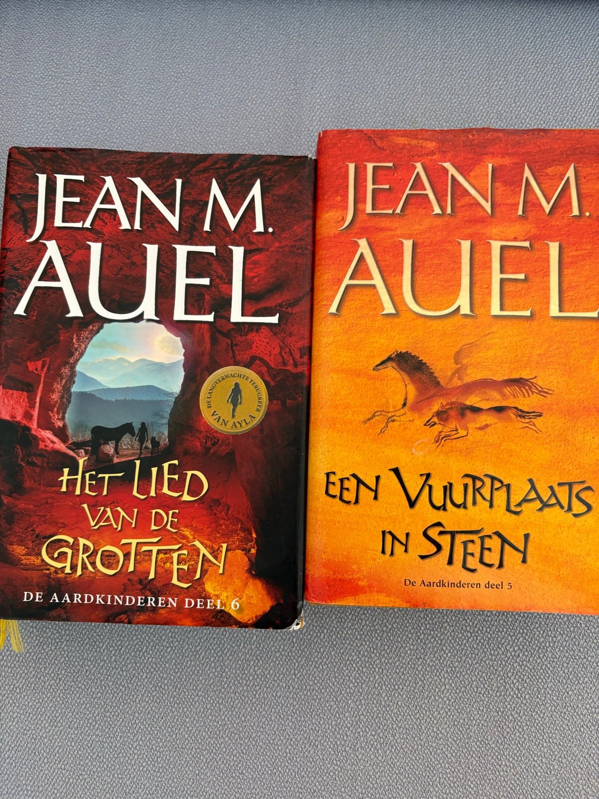 Jean M. Auel - De Aardkinderen deel 5 & 6, Ophalen of Verzenden, Gelezen, Nederland