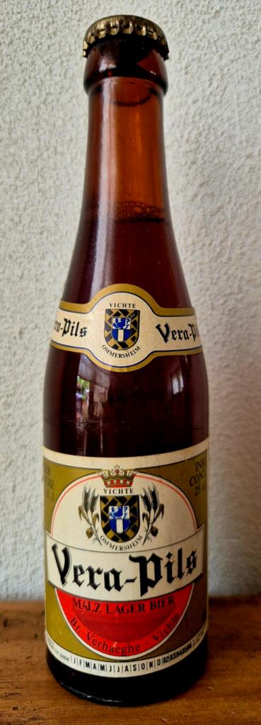 1982 fles VERA pils br. VERHAEGHE bier VICHTE OMMERSHEIM, Ophalen of Verzenden, Zo goed als nieuw, Flesje(s), Overige merken