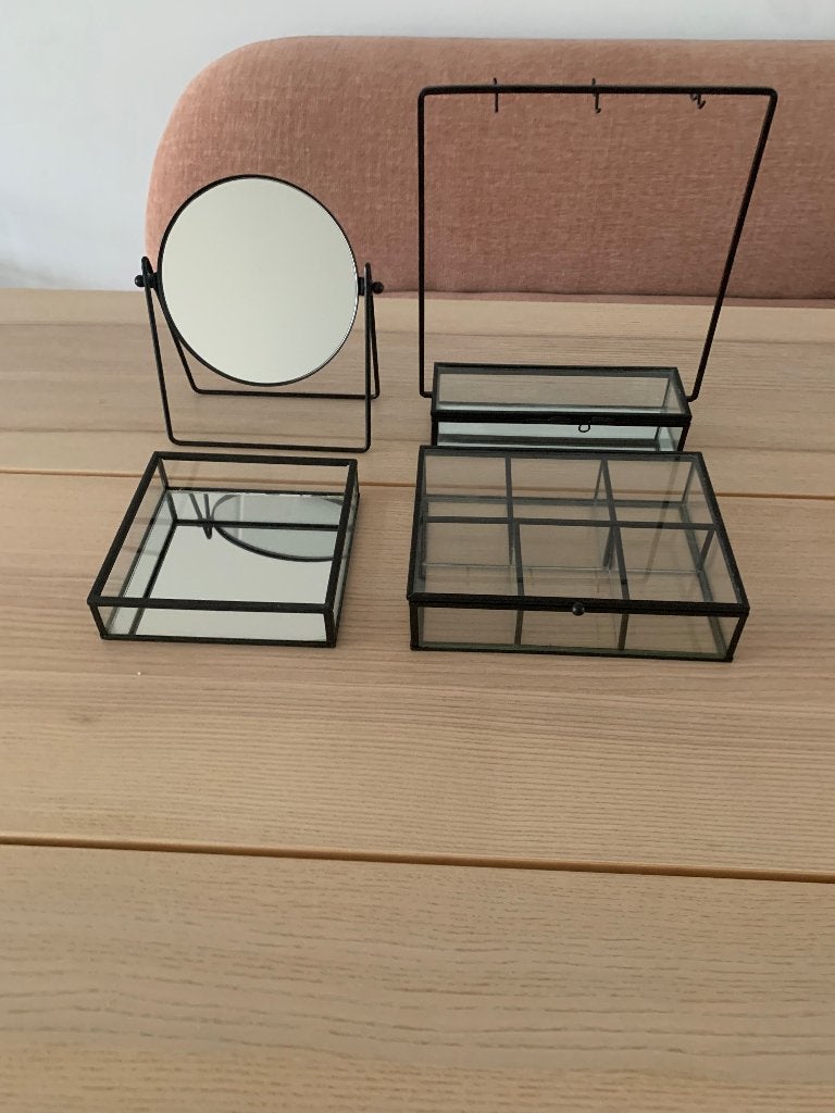 Siereden opberg bakjes, Ophalen