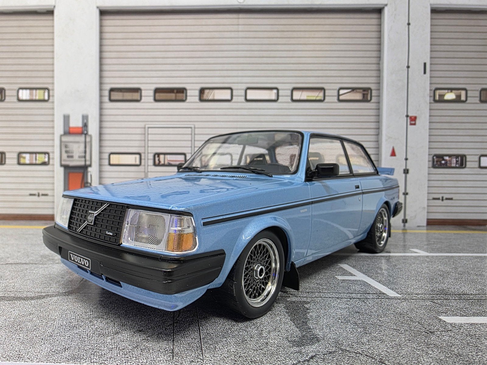 Volvo 240 Turbo 1:18 in OVP, Ophalen of Verzenden, Nieuw, Overige merken