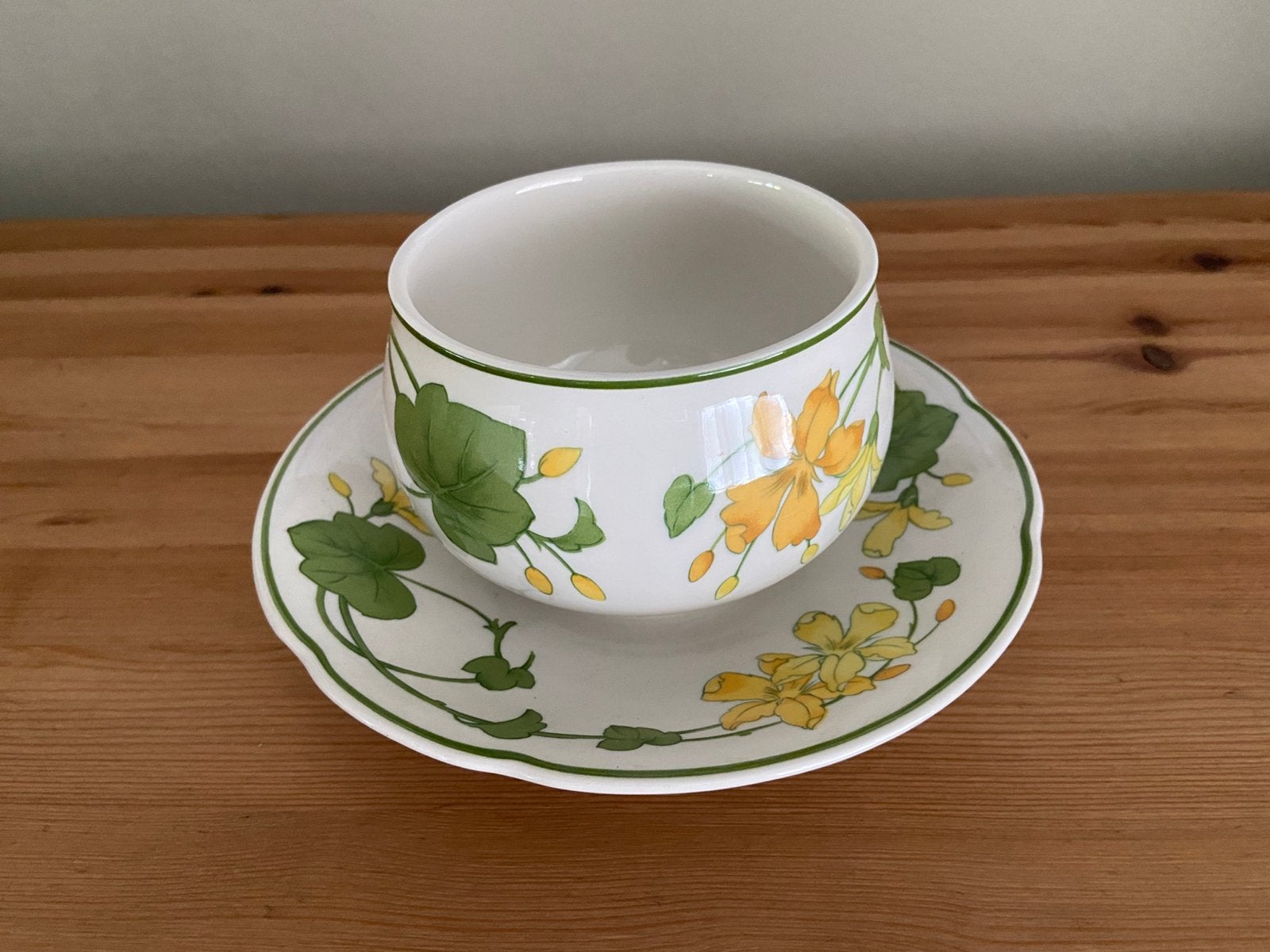 Villeroy en Boch jus kom geranium, Ophalen of Verzenden, Overige stijlen, Porselein, Schaal of Schalen