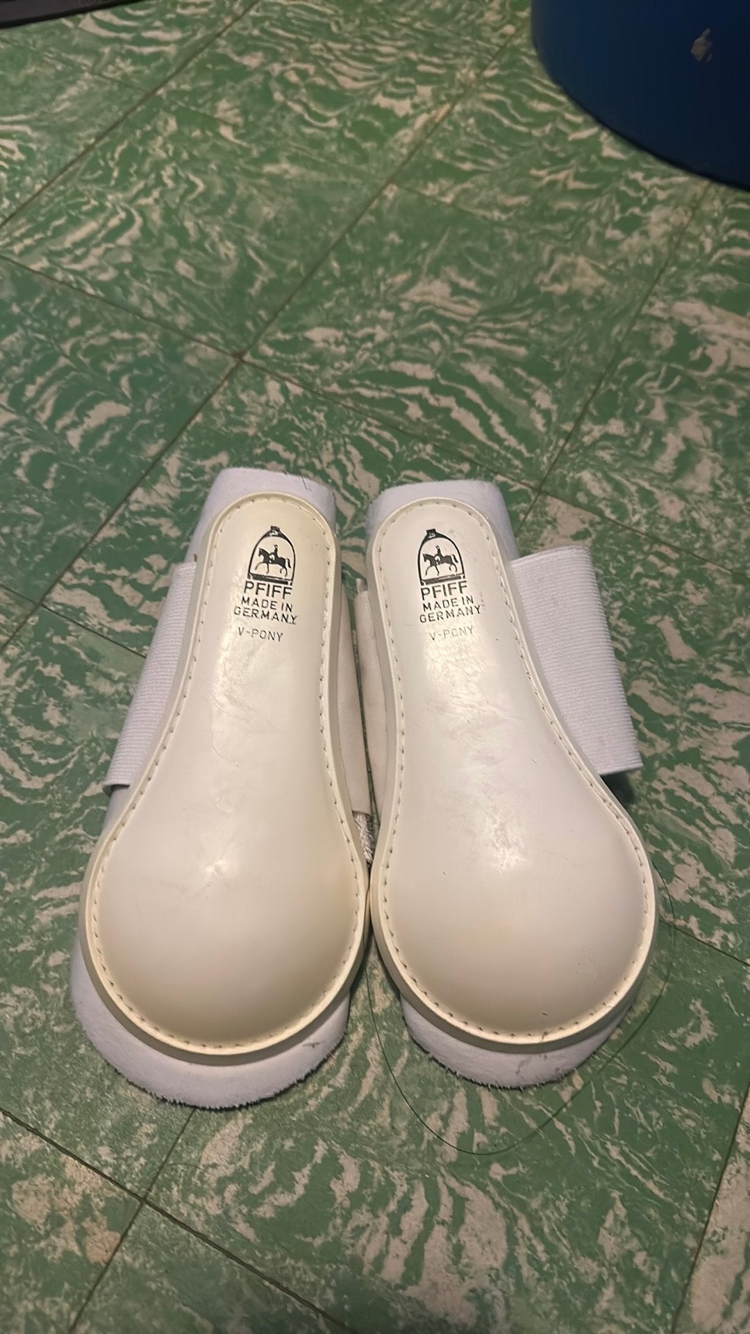 Witte beschermere pony, Ophalen of Verzenden, Gebruikt