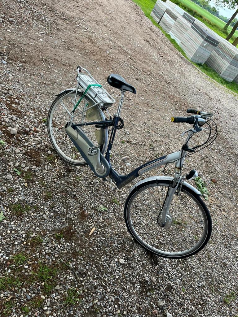 Elektrische fiets - accu valt uit (voor handige Harry), Fietsen en Brommers, Ophalen, Gebruikt, Overige merken