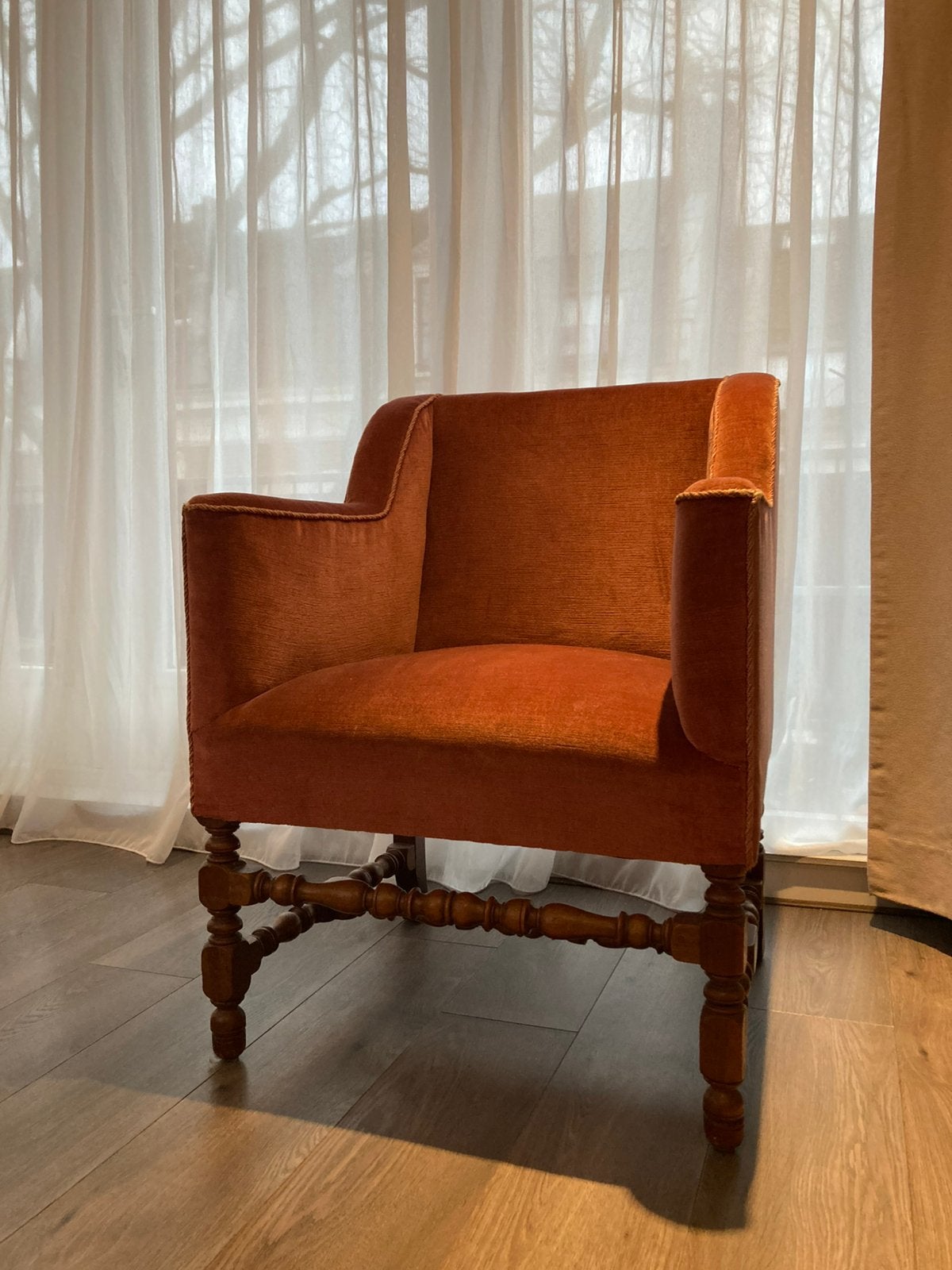 Vintage bobbin fauteuil / antieke armstoel velours, Ophalen