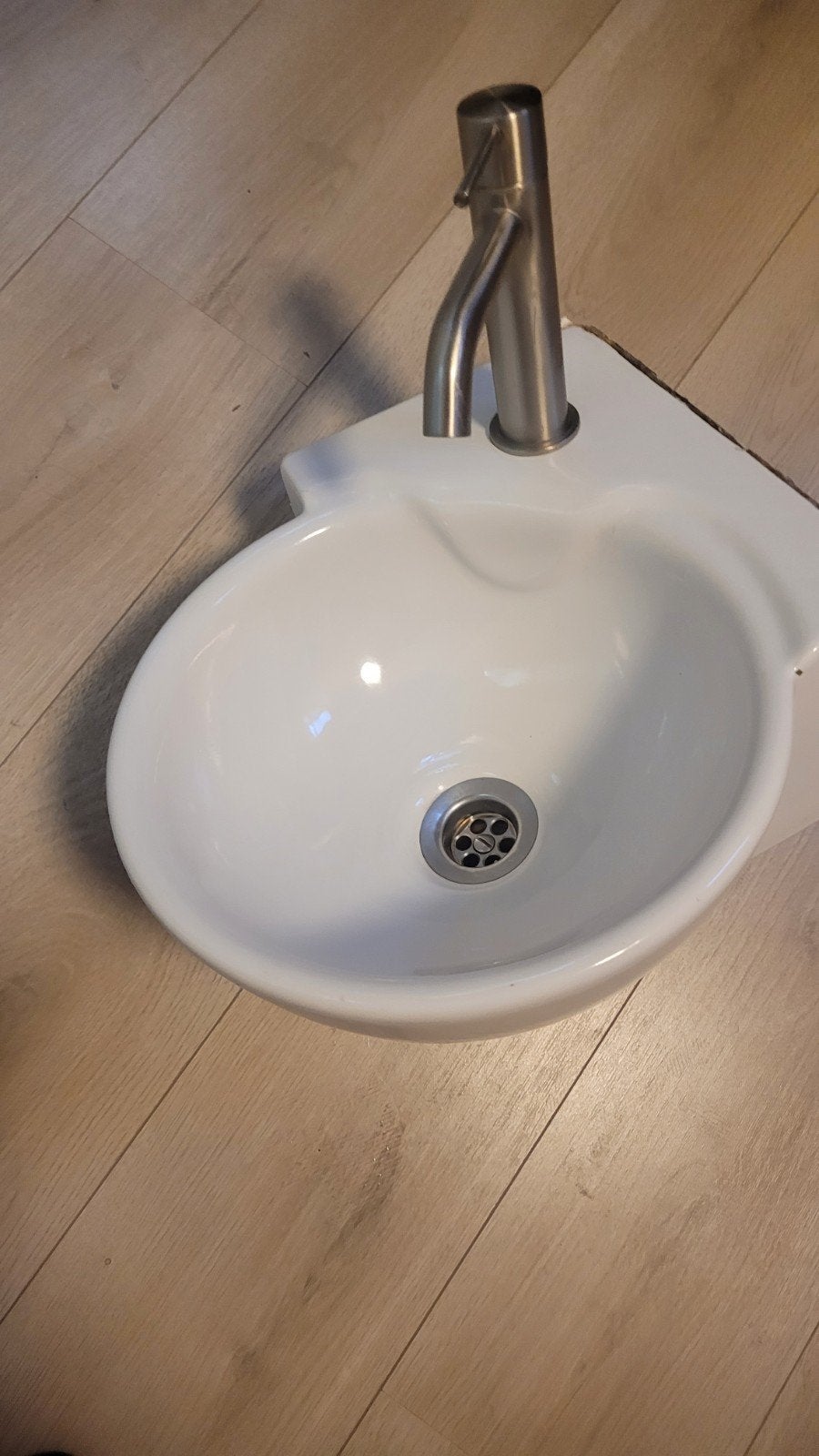 Wastafel met kraan - Compact en stijlvol, Ophalen of Verzenden, Gebruikt, Rvs, Wastafel