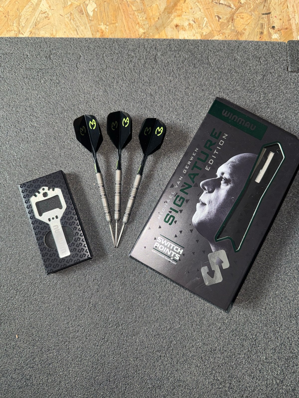 Michael van Gerwen switch points 24G Darts, Verzenden, Zo goed als nieuw, Pijlen