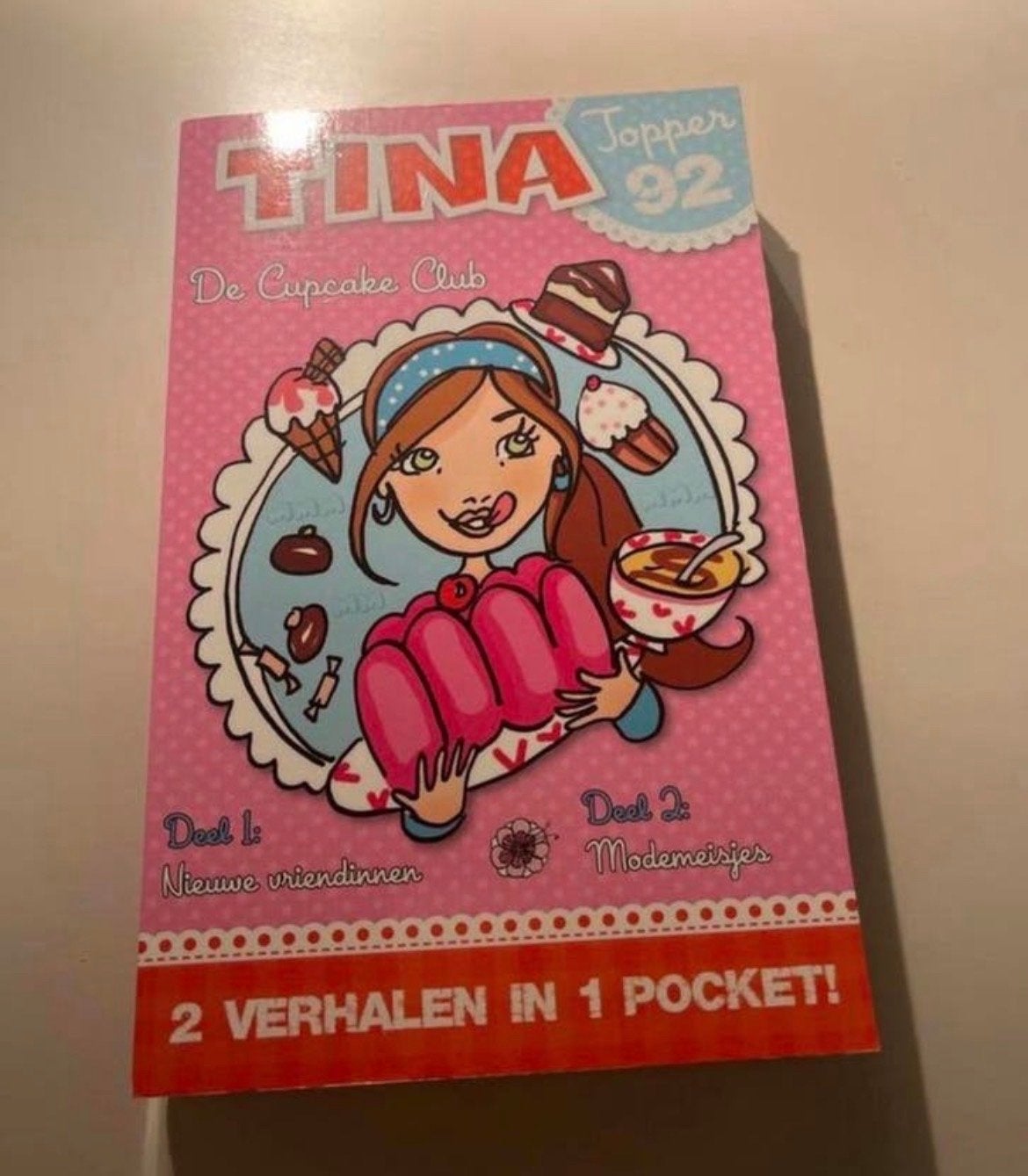 Tina Jopper 92: De Cupcake Club - 2 Verhalen in 1 Pocket, Ophalen of Verzenden, Zo goed als nieuw, Fictie