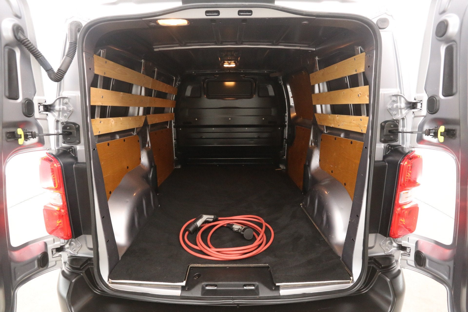 Toyota PROACE Electric Worker Extra Range 75 kWh L2H1 | Snel, 136 pk, Gebruikt, Origineel Nederlands, 317 km