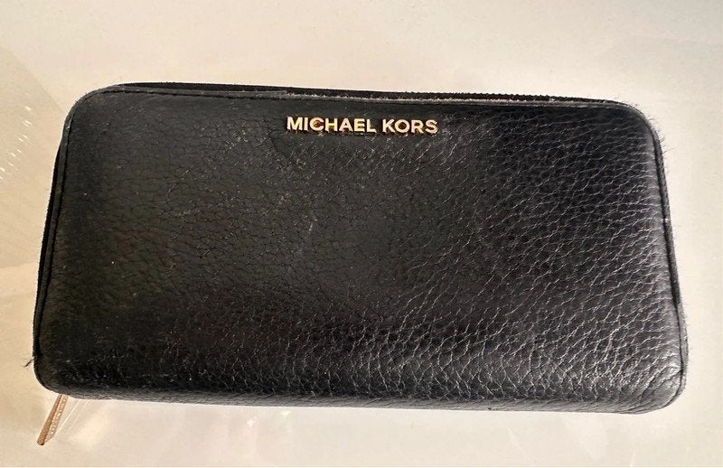 Michael Kors Portemonnee – Zwart Leer – Goede staat, Sieraden, Tassen en Uiterlijk, Overige merken, Gebruikt, Zwart, Ophalen of Verzenden