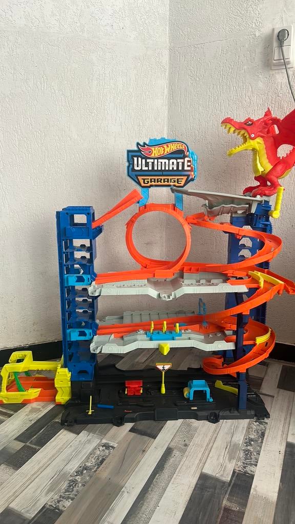 Hotwheels Ultimate Garage, Ophalen, Zo goed als nieuw, Handmatig, Hot Wheels
