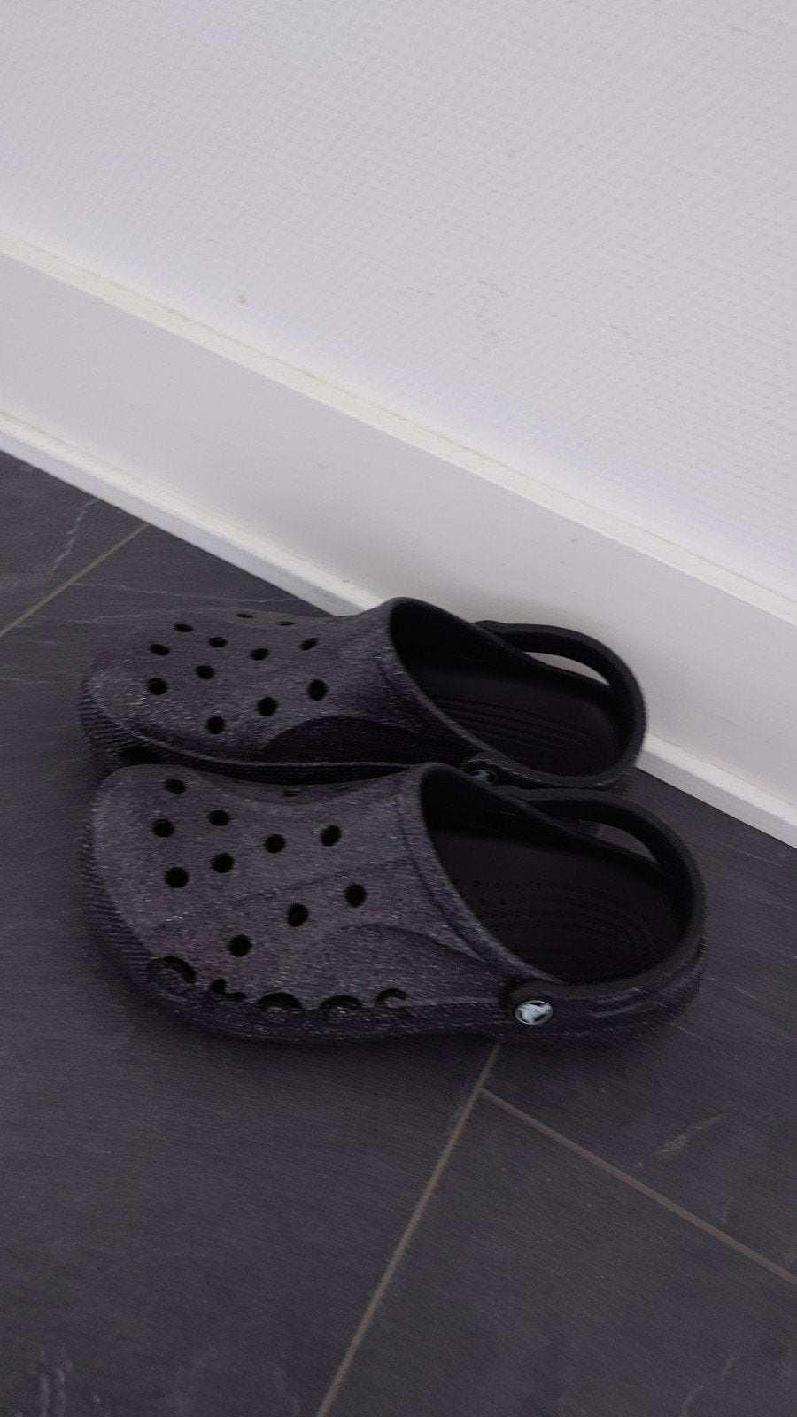 Nieuwe Zwarte Glitter Crocs Unisex Maat 9/11M, Nieuw, Ophalen of Verzenden, Crocs, Instappers
