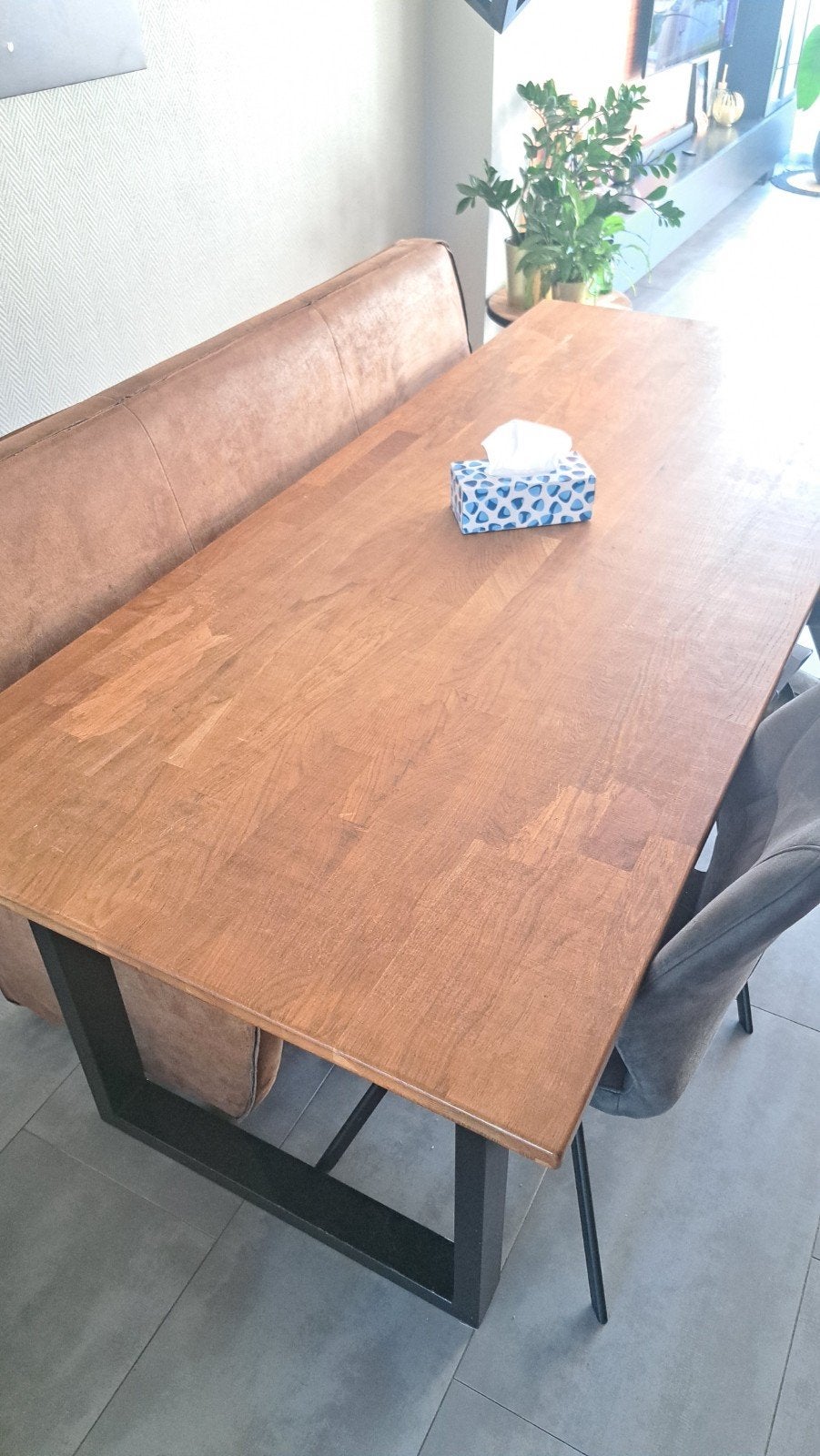 Eikenhouten eettafel met metalen onderstel, Gebruikt, 200 cm of meer, Industrieel, Modern, Vijf personen of meer