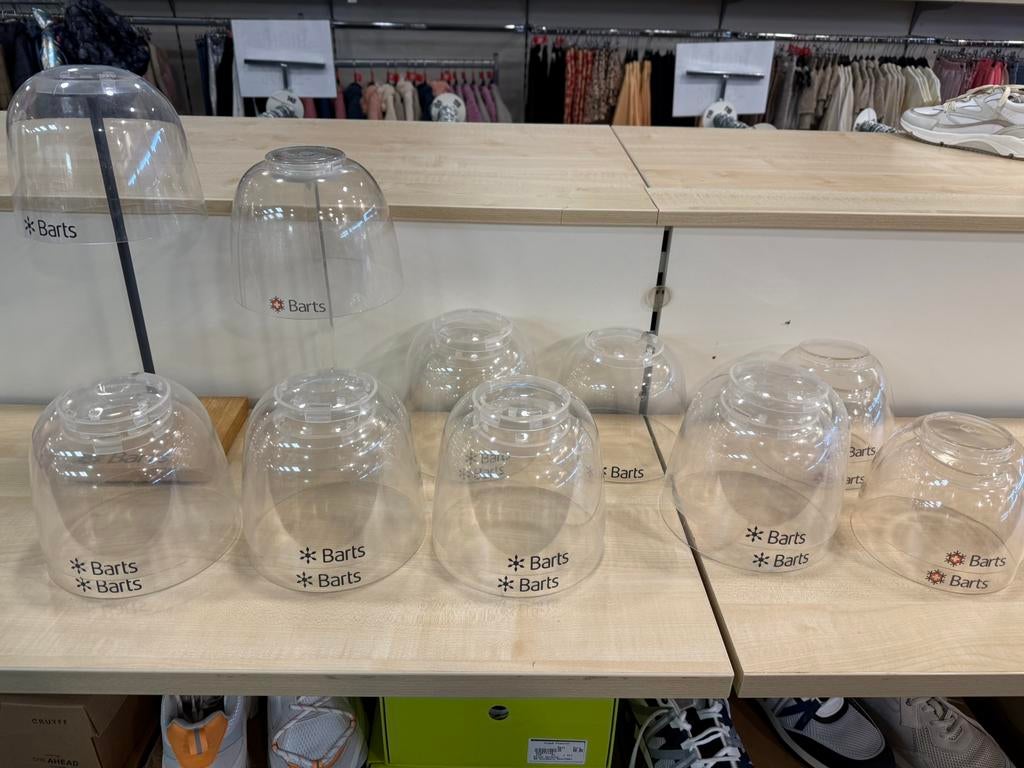 Display bollen mutsen / caps winkelpresentatie (17 stuks), Onbekend, Ophalen of Verzenden, Zo goed als nieuw, Onbekend