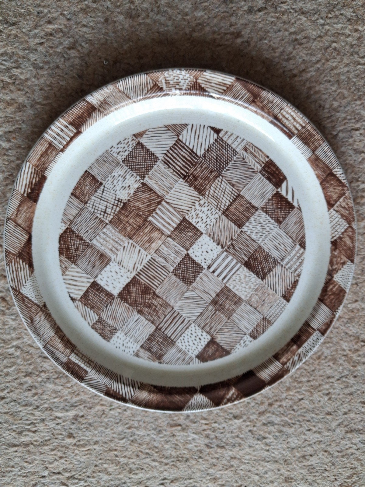 2 Brendan Erin Stone Irish Plaid Aardewerk borden, 27cm, Vintage, Nieuw, Ophalen of Verzenden, Bord(en)