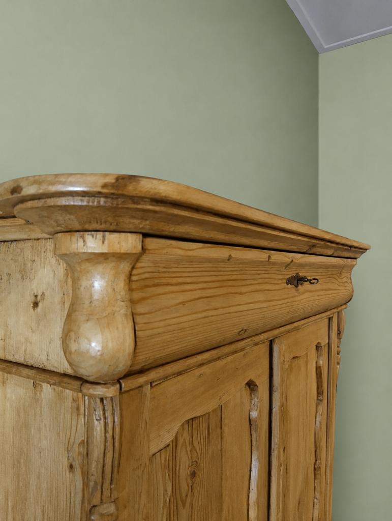 Oude geloogd grenen biedermeier meidenkast kledingkast, Landelijk brocante antiek, Ophalen of Verzenden, Zo goed als nieuw, Nvt