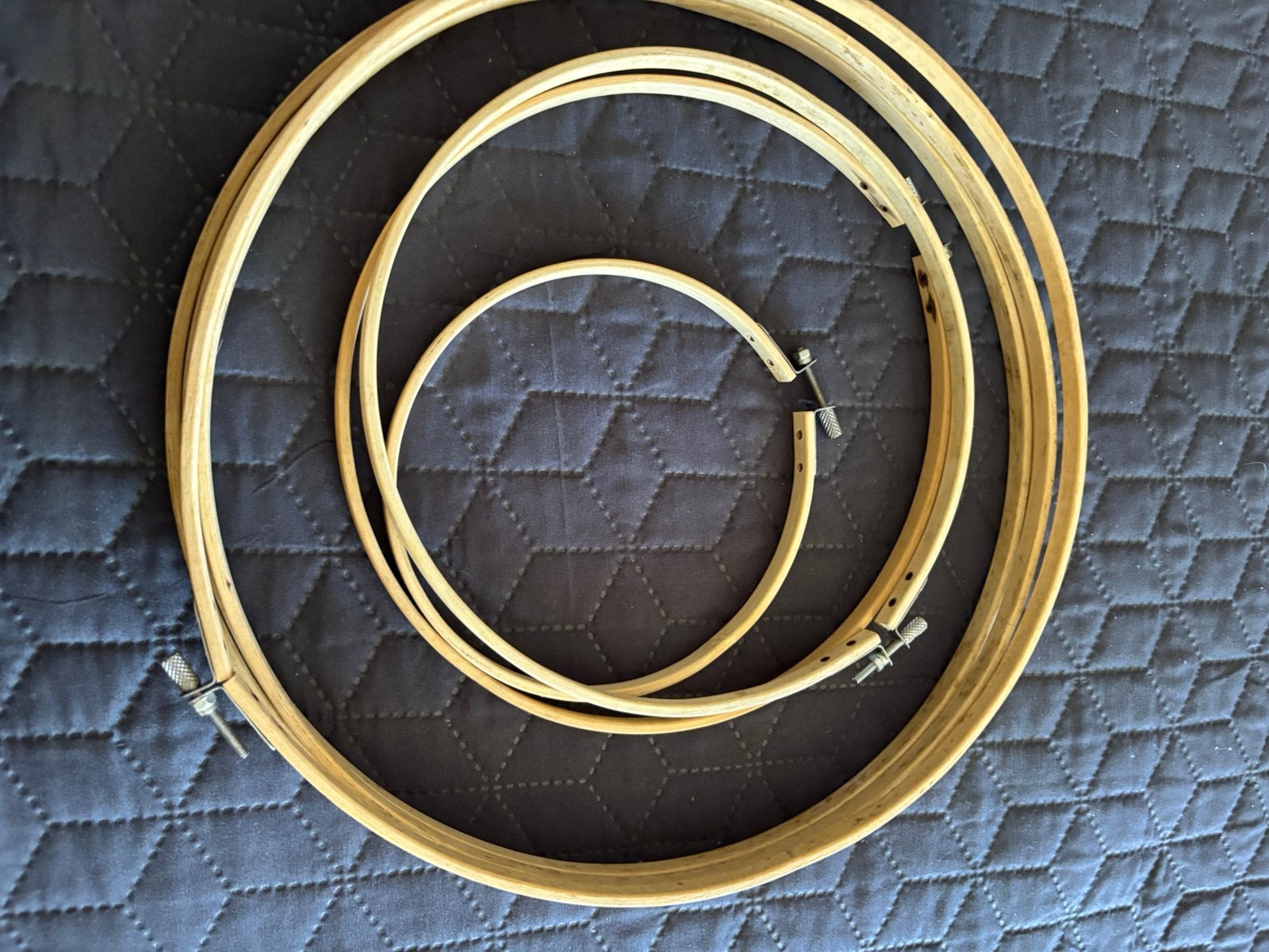 7 houten ringen knutselen of borduren 35,24 en 16 cm, Overige thema's, Nieuw, Knutselmateriaal, Hout