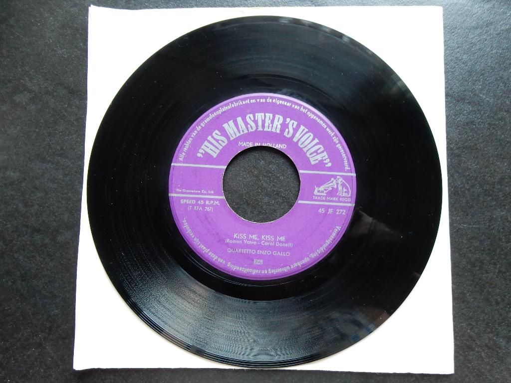 Quartetto enzo gallo - kiss me, kiss me, Cd's en Dvd's, Vinyl Singles, Ophalen of Verzenden, Zo goed als nieuw, Pop