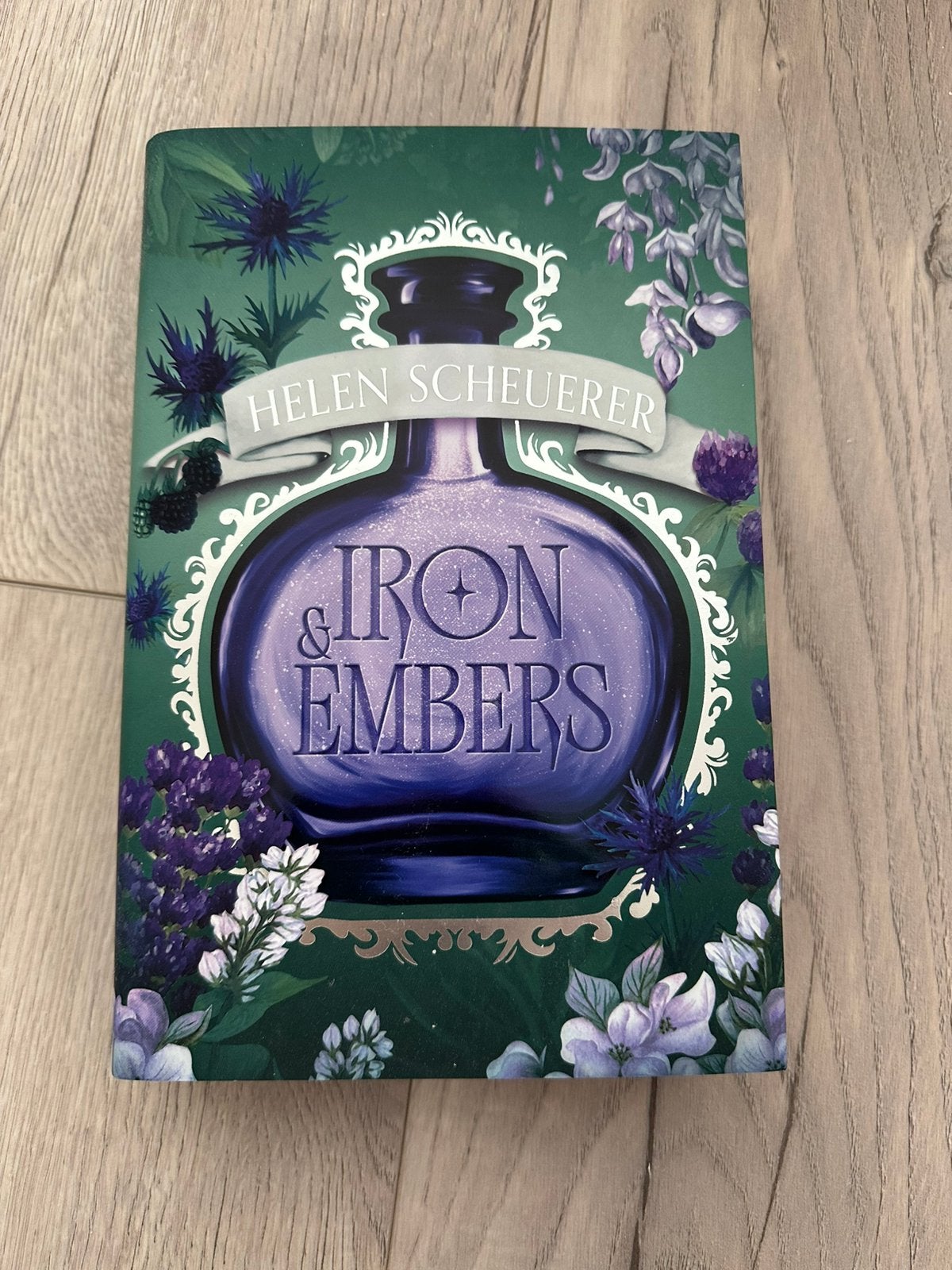 Iron & Embers – Gesigneerd – FairyLoot – Helen Scheuerer, Ophalen of Verzenden, Nieuw
